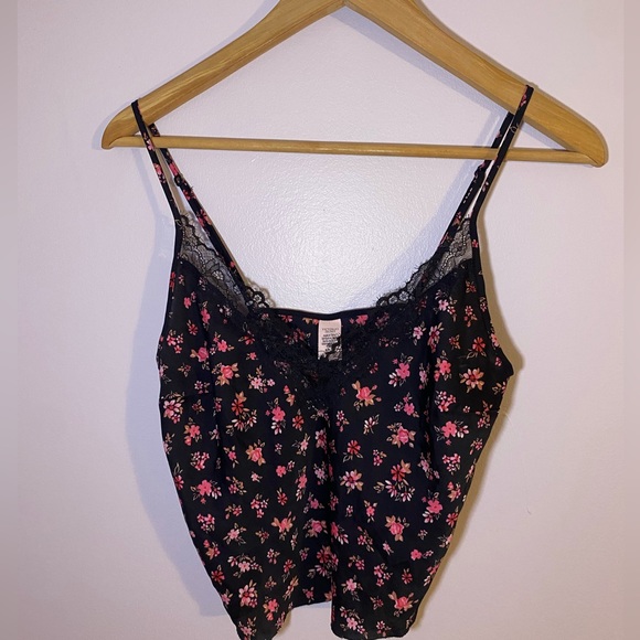 Cropped VS tank - Picture 3 of 4